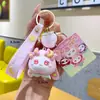 Liquidación de colección de llaveros colgantes de personajes de dibujos animados IP auténticos, lindos colgantes de estrella-luna-conejo para bolsos de niñas, stock para vendedores ambulantes