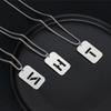 Collar Etiqueta Nombre Inicial Letra Etiqueta Militar Acero de Titanio Masculino de Moda Pareja Hip-Hop Calle Placa de Identificación Femenina de Moda Punk