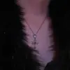 Moda europeia e americana garota cool e quente colar cruzado feminino colar de nicho de luxo leve senso de design corrente de clavícula avançada estilo hip hop