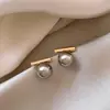Pendientes de Moda Aguja de Plata Sentido de Alta Gama Circonita Perla Pendientes de Botón Retro Nicho Francés Lujo Ligero Nuevos Accesorios para Pendientes 2026