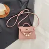 Bolso tipo bandolera estilo western Versátil Bolso pequeño cuadrado Bolso mini pequeño de alta gama para mujer Nueva moda 2024 Bolso de un solo hombro cruzado