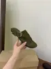 Primeiro Encontro com as Chinelas Flat Retro Modelo Novo 2026, Sandálias de Praia Super Estilosas Que São Confortáveis para Mulheres