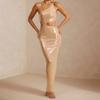 Vestido europeu e americano com lantejoulas, luz ondulada, design inteligente, temperamento sexy feminino, alça de um ombro, vestido justo na cintura