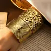 Pulseras de Cara Ancha de Alta Gama Transfronterizas, Pulseras de Patrón Tallado Estilo Étnico Bohemio, Joyería de Mano Ligera de Lujo y Elegante al por Mayor