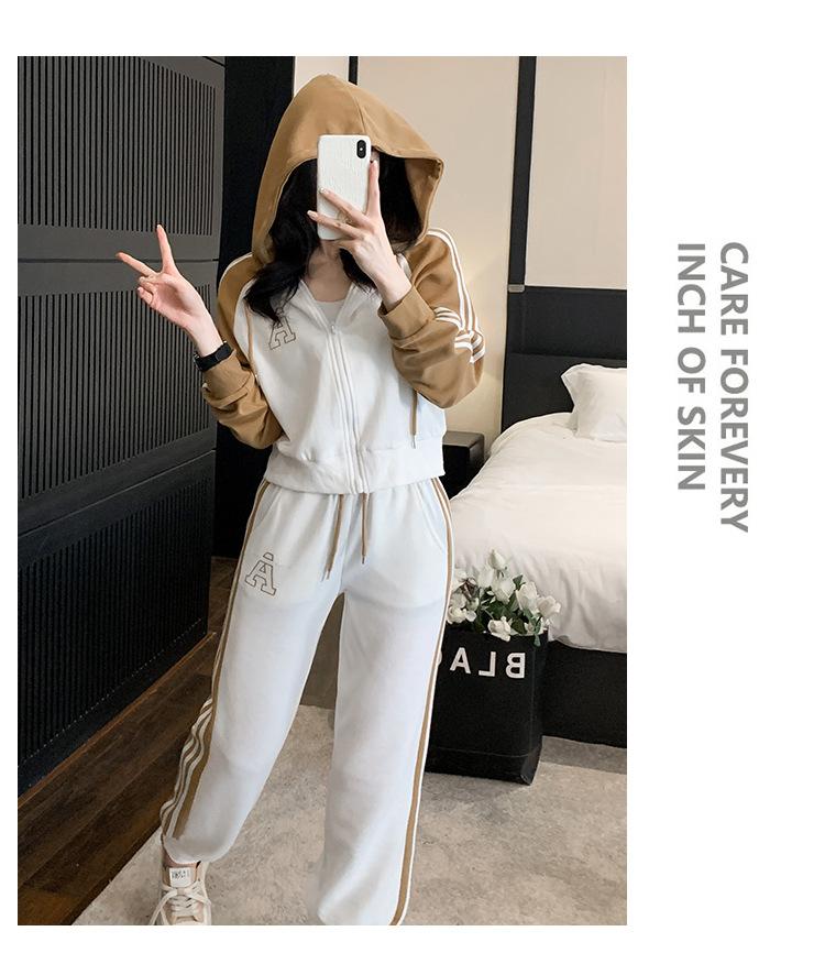 跨境淘货源2023秋季新款街头潮流减龄小个子爆款欧货网红款运动套装休闲运动气质休闲时尚流行新款秋装秋装女装时尚套装套装女装秋季套装女套装女女士运动服女装两件套套装卫衣套装休闲套装秋季套装女装时尚套装盐系休闲套装女装2023百搭设计感小众洋气欧货阿里国际站跨境采购Cross-border, shopping source, foreign trade, export, 2023 fall, new, street trend, explosive, European goods, network red, sportswear, leisure sports, temperament leisure, fashion popular, new autumn wear, autumn women's wear, fashion suit, women's wear, women's wear, women's wear, women's sportswear, women's two-piece, hoodie suit, casual suit, autumn suit, women's wear, Fashion suit salt department, casual suit women's dress, Ali International Station, cross-border procurement