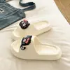 Chanclas Antideslizantes Resistentes al Olor Song Xiaoke de Verano para Playa y Viajes para Mujer, Sandalias Lindas de Dibujos Animados con Suela Suave para el Hogar y el Dormitorio