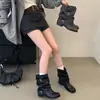 Botas curtas femininas estilo coreano com rebites, novas botas empilhadas, botas para calça de aumento de altura com sola grossa na panturrilha para mulheres