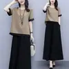 Conjunto de verão feminino, plus size, de corte solto, projetado para corpos curvilíneos, adequado para mães de meia-idade, com um visual jovem e estiloso, apresentando calças de perna larga e uma saia em um conjunto de duas peças.