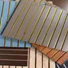 Paneles de Pared Hechos de Plástico de Piedra con Patrón de Cuadrícula de 9.5 Cuadrados, Adecuados para Paredes de Fondo de Sala de Estar, Paneles de Pared con Efecto Madera Ignífugos con Textura Cóncava-Convexa