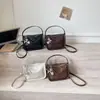 Bolso de hombro de moda versátil para mujer de verano 2026 transfronterizo, bolso cruzado popular, bolso cuadrado pequeño versátil para salir