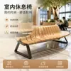 Banco de descanso decorativo de madeira para shopping com estrutura metálica, cadeira longa ergonômica para espaços públicos e salões, personalizável