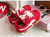 Design moderno e exclusivo em blocos de cor para tênis de treino alemães para meninas, nova coleção primavera e outono 2026 infantil, sola macia, leve, sapatos casuais versáteis