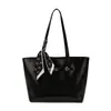 Bolsa tote de gran capacidad transfronteriza para mujer, nueva bolsa de trabajo y para el día a día vintage de moda para mujer, bolso de mano, bolso de hombro, bolso de axila al por mayor