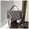 Bolsa de Mão com Corrente Tendência deste Ano para Mulheres, Novo Estilo Verão 2026, Bolsa de Ombro Xadrez Fashion, Bolsa Transversal Versátil para o Dia a Dia