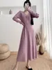 Vestido Tricot Manga Longa Suave Feminino Outono Inverno 2025 Novo Decote V Cintura Marcada Emagrecedor Abaixo do Joelho Vestido Suéter