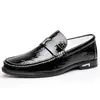 Zapatos slip-on transfronterizos de primavera y otoño, mocasines estilo británico para hombre, zapatos de conducción, zapatos de cuero casuales y modernos, disponibles en tallas grandes, adecuados para ropa de negocios