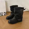 Botines retro desgastados con remaches, 2026, perfectos para el uso diario, para ir al trabajo y para el estilo urbano, geniales y elegantes, fáciles de poner y quitar, botines cortos estilo caballero, botines de moda