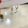 Brincos Estrela Triângulo Estrela de Zircônia Retrô para Mulheres Design Elegante de Nicho Amor Inteligente Brincos Versáteis Atacado