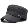 Nuevo gorro plano de hombre para otoño e invierno, forrado de forro polar para exteriores, engrosado y cálido, con protección para las orejas, a prueba de viento y resistente al frío, adecuado para hombres de mediana edad y mayores