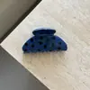 Pinza de garra de acetato con lunares estilo universitario coreano, versátil y elegante, adecuada para recogidos en la parte posterior de la cabeza, nuevo accesorio para el cabello de pinza de tiburón