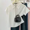 Camiseta Casual de Algodão Lisa para Mulheres com Gola Polo, Gola Reversível Canelada Versátil, Mangas Curtas Estilosas, Design de Nicho