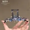 Pinza para el pelo grande de flor de cristal azul claro transparente para primavera y verano, pinza de tiburón exquisita estilo coreano para cabello grueso, accesorio para el cabello versátil