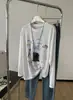 Camiseta Manga Longa Cor Sólida em Lyocell Tencel Estilo Japonês, Leve e Respirável com Textura de Floco de Neve, Estampa Animal, Camisa com Proteção Solar para Ar Condicionado para Mulheres