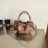 Bolso de Cubo Casual de Gran Capacidad 2026 Otoño/Invierno Nuevo Estilo Moderno Bolso de Hombro Versátil Retro Bolso de Mano