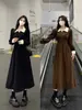 Vestido Negro Pequeño Retro Chic con Bloques de Color Talla Grande para Mujer 2026, Vestido de Otoño/Invierno que Ceñe la Cintura y Adelgaza, Vestido Base que Favorece la Figura
