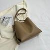 Bolso pequeño y sencillo popular de este año para mujer, bolso tipo cubo de nueva moda de primavera 2023, bolso de hombro pequeño de alta gama de moda