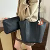 Bolso Tejido Retro de Gama Alta para Mujer, Gran Capacidad, Bolso de Hombro Versátil para el Día a Día, Bolso Tote para Mujer de Estilo Casual Sencillo y Relajado