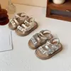 Nuevas Sandalias de Verano para Niñas 2026 Estilo Coreano Zapatos de Princesa Suela Suave Antideslizantes Zapatos de Playa de Moda Versátiles Sandalias para Estudiantes