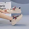 K6715 Sensação de Pisar em Merda Sola Grossa Sapatos de Pai Feminino Primavera Outono 2026 Novo Estilo Faz os Pés Parecerem Grandes Tendência Sola Macia Pés Não Cansados Sapatos Esportivos