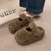 Zapatos de felpa con plataforma alta para mujer, adecuados para usar en exteriores, nuevo estilo otoño e invierno 2026, modernos y versátiles, se pueden combinar con faldas, pantuflas de algodón