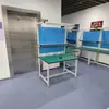 Banco de trabajo con panel antiestático, Mesa de operación de laboratorio con enchufe, Estante para piezas y herramientas, Estación múltiple