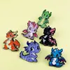 Broche Metálico de Dragão de Desenho Animado Insígnia de Anime Fofa Acessório Personalizado Criativo Decoração Versátil da Moda Transfronteiriço