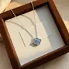 Collar Colgante de Trébol de Gama Alta CNC para Mujer, Estilo de Lujo Ligero, Sencillo y Versátil, Cadena para Clavícula de Nácar Azul Glaciar, Transfronterizo