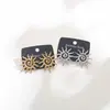 Pendientes de Acero de Titanio con Pliegues Estilo Sunburst, Moda Retro Hip-Hop Europea y Americana, Collar de Moda de Nicho para Mujer, Gama Alta