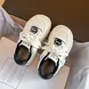 Zapatos de Skate para Niños Zapatos Blancos 2026 Nuevas Llegadas de Primavera Zapatos Casuales de Suela Suave para Niñas Zapatos Deportivos Antideslizantes para Niñas Versátiles