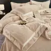 Juego de ropa de cama de cuatro piezas de felpa con relieve tridimensional, totalmente mate y de alta densidad, engrosado para el calor del invierno, juego de terciopelo de leche transfronterizo