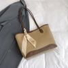 Bolsa Tote Transfronteiriça para Lazer e Trabalho Feminina de Grande Capacidade 2024 Outono Nova Bolsa de Ombro Simples Popular deste Ano
