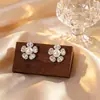 Pendientes de Botón de Flor de Circonita Súper Brillantes de Moda para Mujer, Lujo Ligero, Sensación de Alta Gama, Modernos, Versátiles, Temperamento, Pendiente con Sentido de Diseño de Nicho