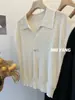 Verão na Coreia do Sul! Suéter Pulôver de Seda Gelada com Manga Meia Manga, Gola Polo com Lapela e Detalhe de Concha, Top Feminino