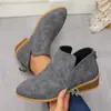 Estilo Novo Transfronteiriço Estilo Novo Transfronteiriço Tamanho Grande Franja Salto Grosso Botas Curtas de Couro para Mulheres Bico Fino Salto Grosso Zíper nas Costas Tamanho Grande Calçados Femininos
