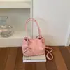 2026 Nova Bolsa Saco Estilosa Estilo Coreano com Padrão de Lichia para Mulheres, Design Único, Bolsa de Ombro e Transversal Versátil, Bolsa de Mão