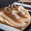 Nueva colección de otoño: zapatos de hombre con suela gruesa, zapatos casuales cómodos y versátiles para adolescentes, tenis de moda de corte bajo, estilo simple con cordones