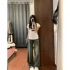 Camiseta Blanca de Manga Corta con Hombros Normales para Mujer, Estilo Soft Girl Dulce y Fresco Único con Estampado de Cerezas, Top Corto Ajustado a la Cintura para Verano