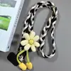 Cordão para Celular, Usável na Cruzada, Estilo Longo para Mulheres, Corda Trançada Floral Feita à Mão Estilo Ins, Durável e Resistente, Corda Anti-Perda para Uso Externo