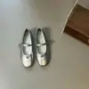 Sapatos Mary Jane para Mulheres 2026 Primavera Novo Estilo Bico Redondo Tira Única Planos Estilo Suave Tendência Sapatos de Couro