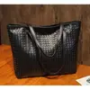 Bolsa de Textura de Luxo para Mulheres 2025 Novo Estilo Coreano Bolsa de Palha Grande Capacidade Ombro Único Moda Bolsa Tote Bolsa Grande Simples